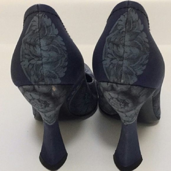 Authentic Prada's - Picture 4 of 5